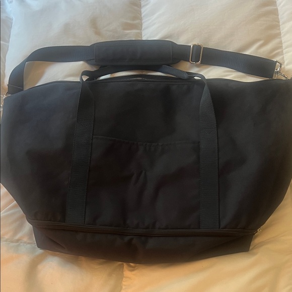 Lo & Sons Navy Travel Bag - Picture 6 of 6
